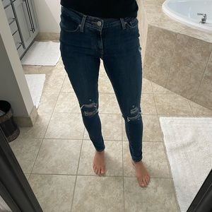 Women’s Levi 711 Skinny Jeans